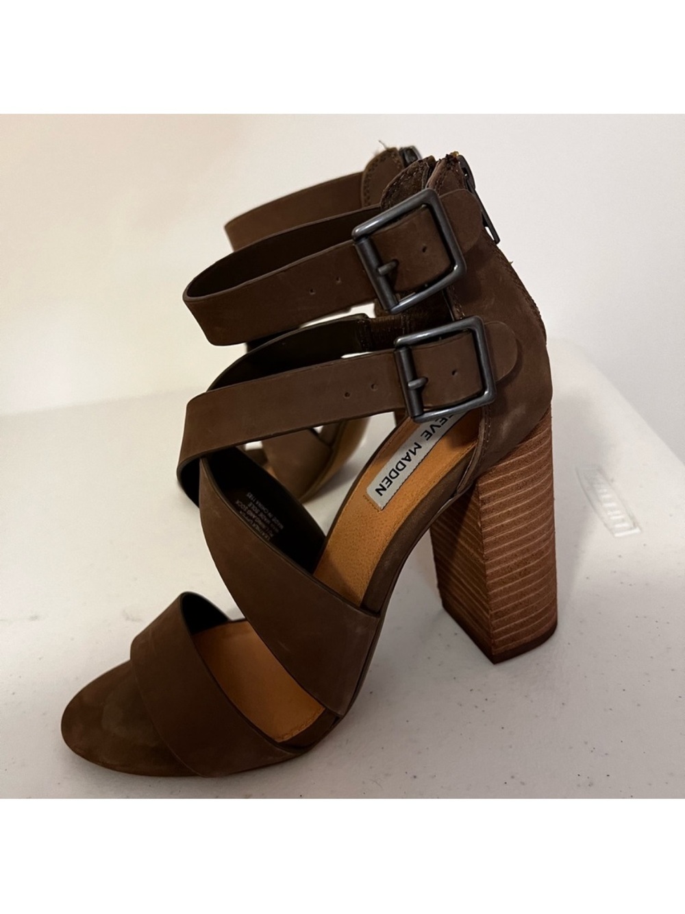 Steve Madden size 7.5 4in chunky heel only worn once ankle strap - Picture 4 of 9
